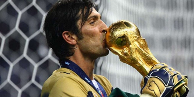 Gianluigi Buffon - Người gác đền kỳ cựu của Juventus giai đoạn 2001-2017